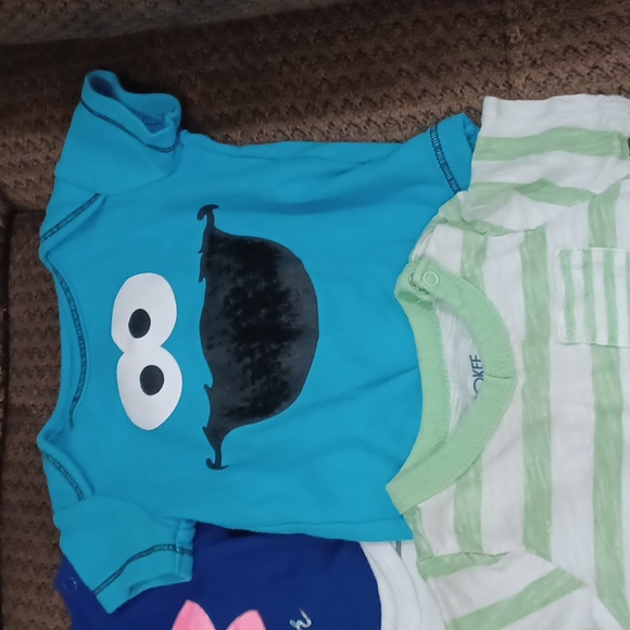 Name Brand 0-3 month clothing lot - Picture 3 of 13